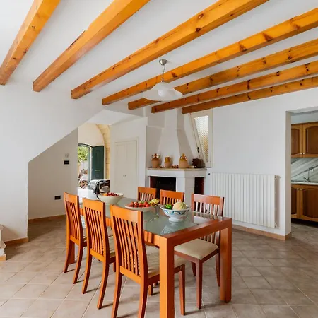 Corte Dei Mesci By Just Srl * Specchia